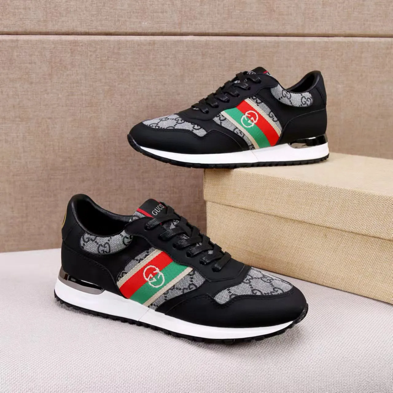 Factory price: 400💰[Gucci men's sports shoes] Gucci fashionable casual men's shoes🇨🇳Original 1:1 mold opening, new model debuts first💯Not high-profile but avant-garde, simple, low-key and fashionable, super versatile style🌿Made of original cowhide➕Sheepskin lining🎋The version is comfortable on the feet, first-class workmanship🍍Number: 38-44, (45 customized)